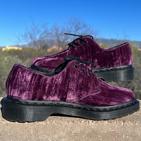 💕 Dr. Martens Purple Shimmer 14482 Crushed Velvet Oxfords 💕 - Picture 5 of 17